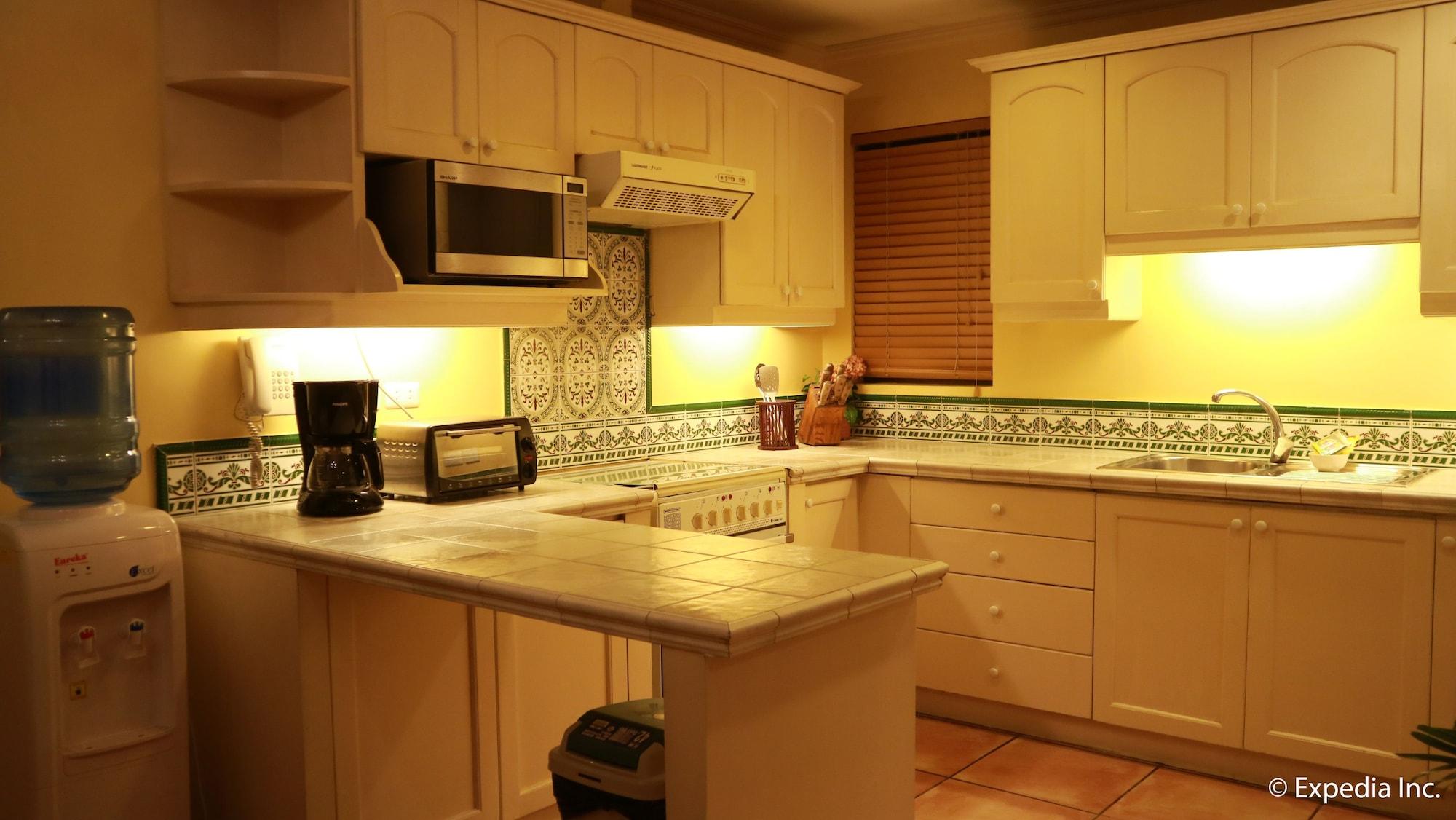 Sophia Suites Residence Hotel Cebu Bagian luar foto