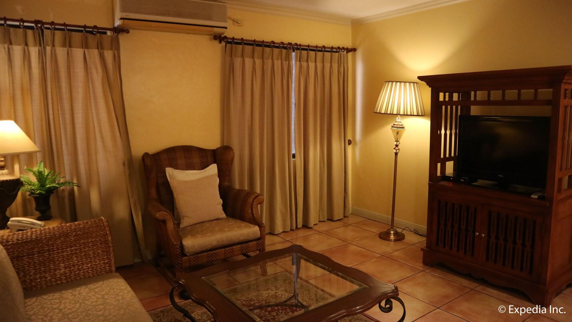 Sophia Suites Residence Hotel Cebu Bagian luar foto