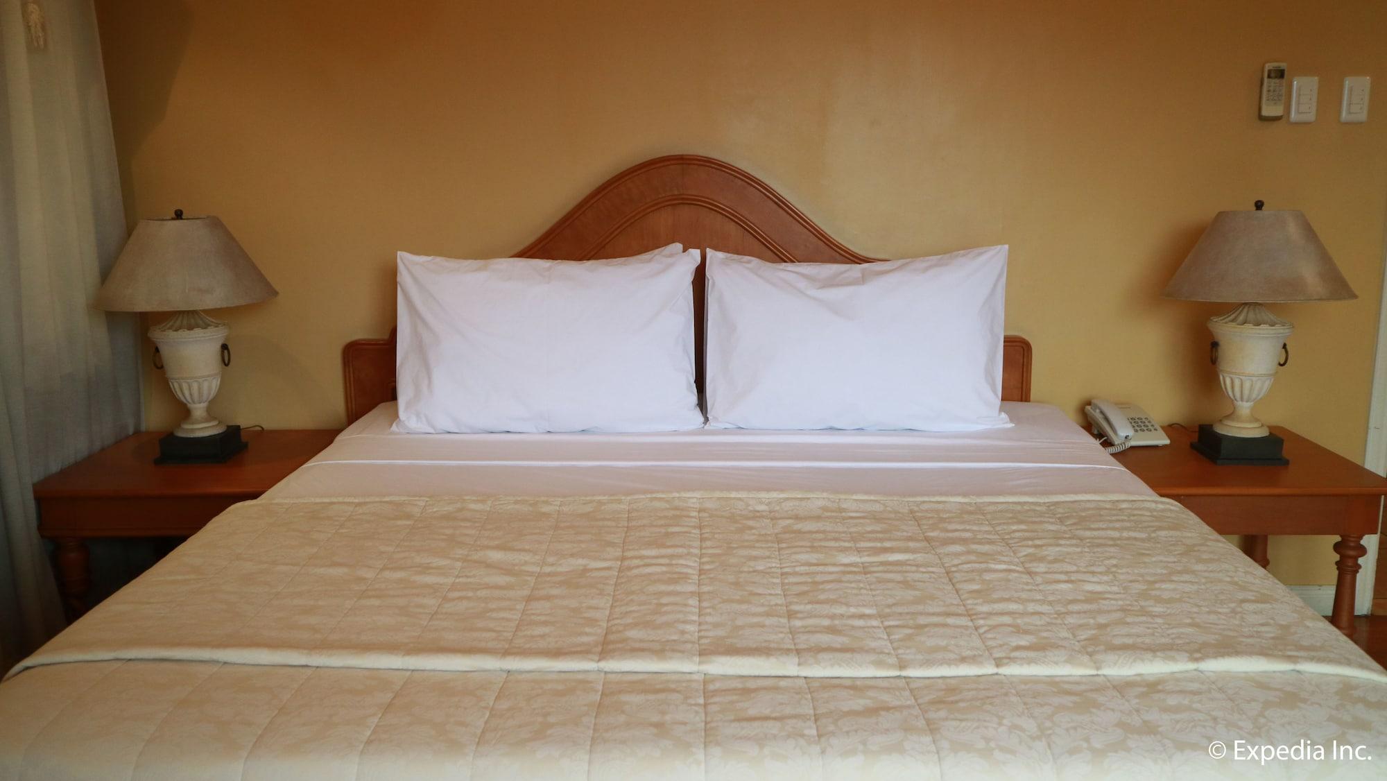 Sophia Suites Residence Hotel Cebu Bagian luar foto