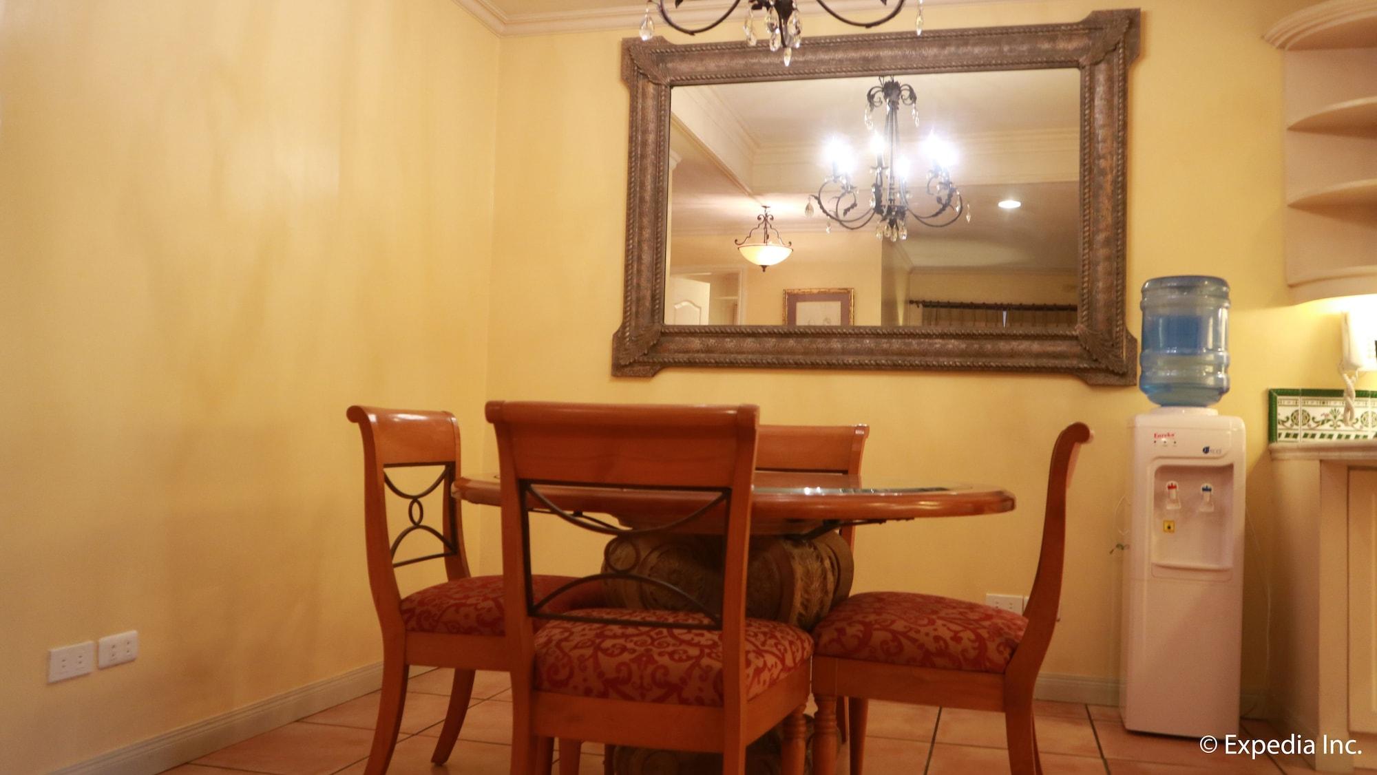 Sophia Suites Residence Hotel Cebu Bagian luar foto