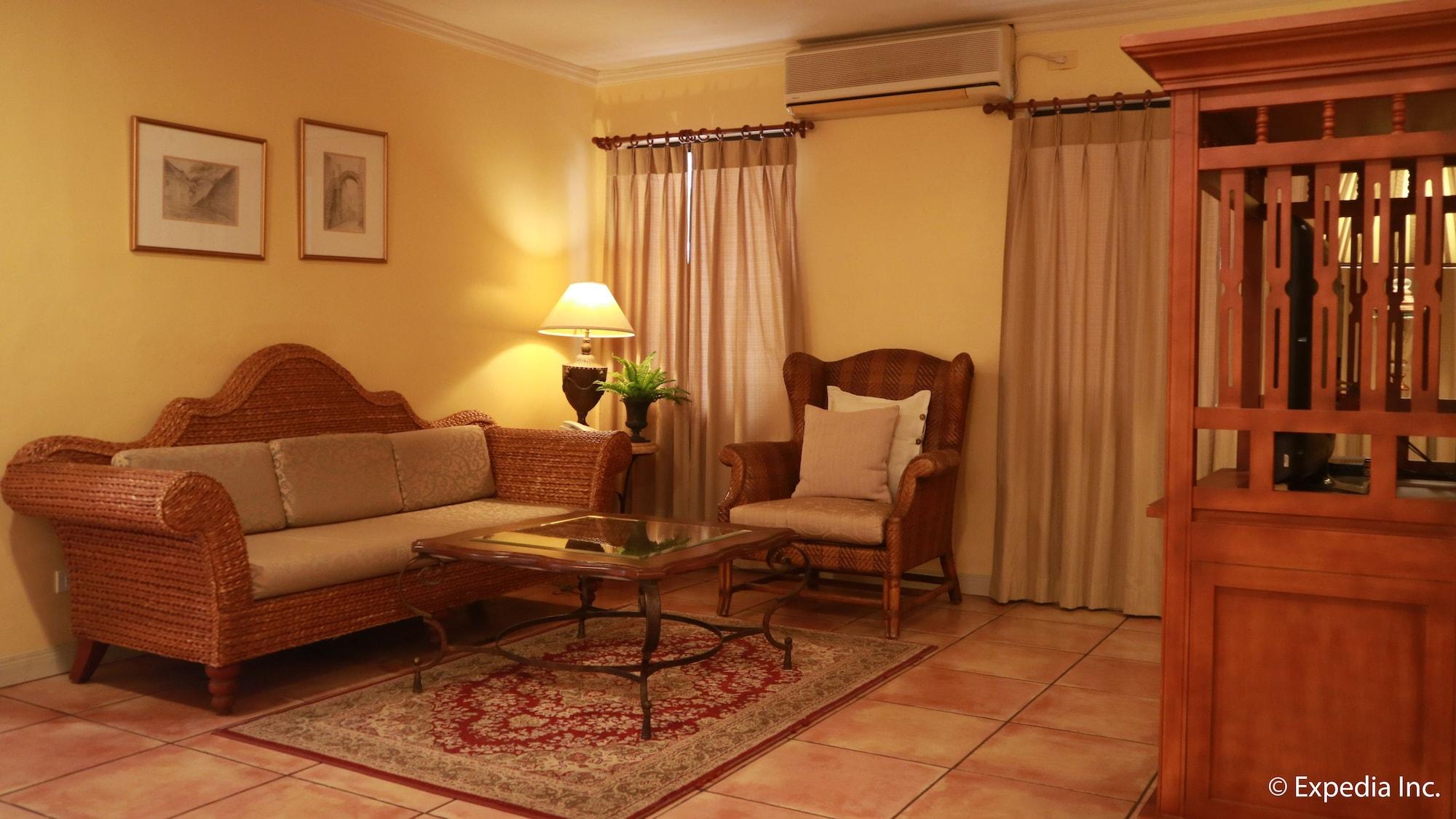 Sophia Suites Residence Hotel Cebu Bagian luar foto