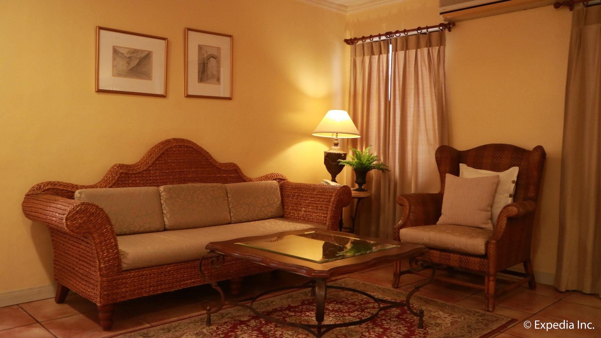 Sophia Suites Residence Hotel Cebu Bagian luar foto