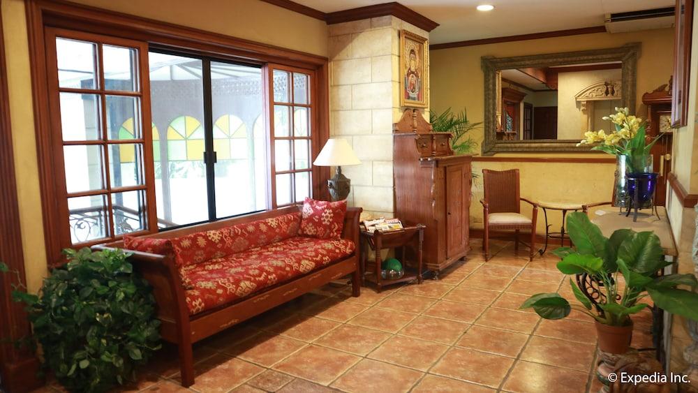 Sophia Suites Residence Hotel Cebu Bagian luar foto