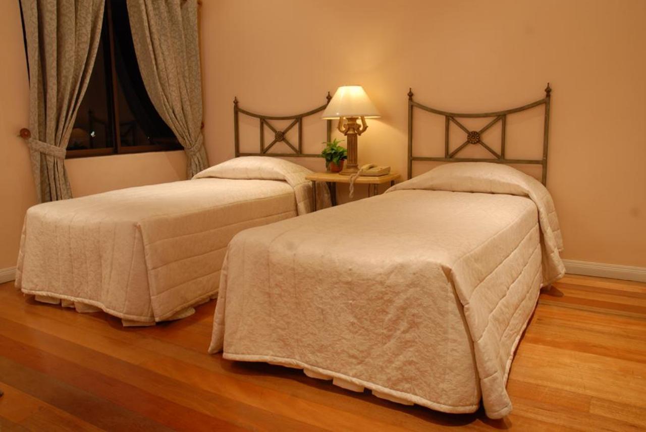 Sophia Suites Residence Hotel Cebu Bagian luar foto