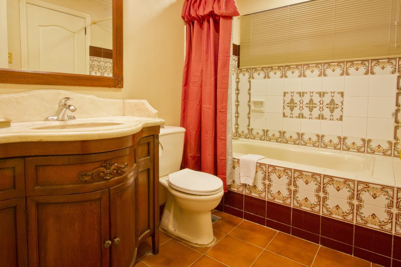 Sophia Suites Residence Hotel Cebu Bagian luar foto