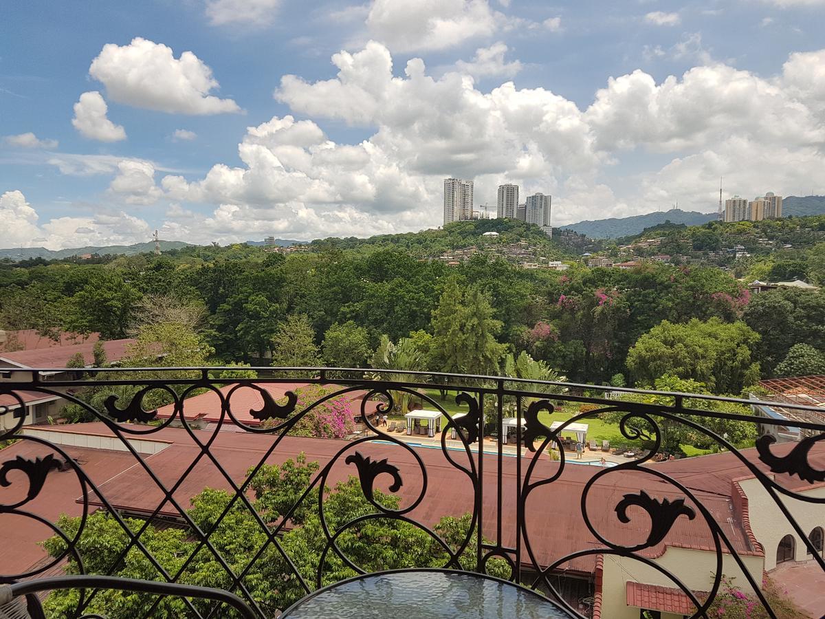 Sophia Suites Residence Hotel Cebu Bagian luar foto