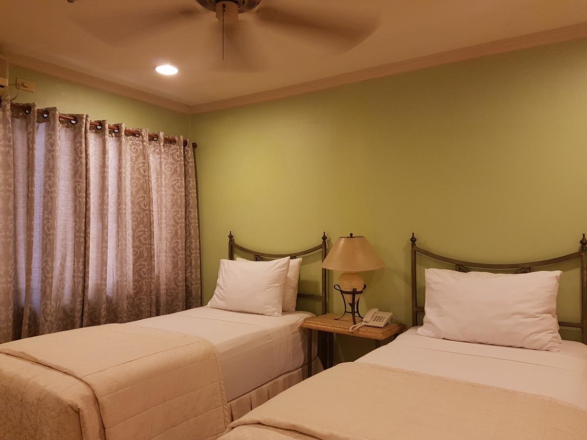 Sophia Suites Residence Hotel Cebu Bagian luar foto