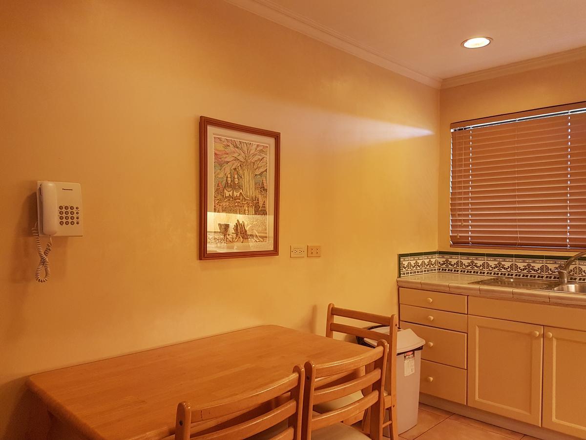 Sophia Suites Residence Hotel Cebu Bagian luar foto