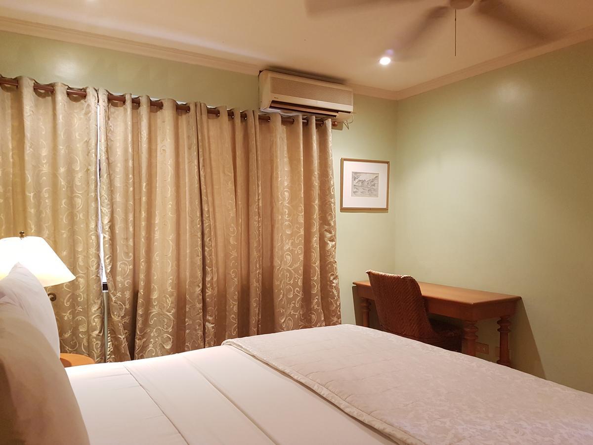 Sophia Suites Residence Hotel Cebu Bagian luar foto